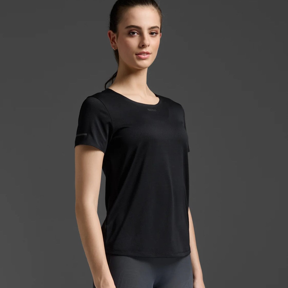 2XU Light Speed Tech Tee | Black / Black Reflective | Womens