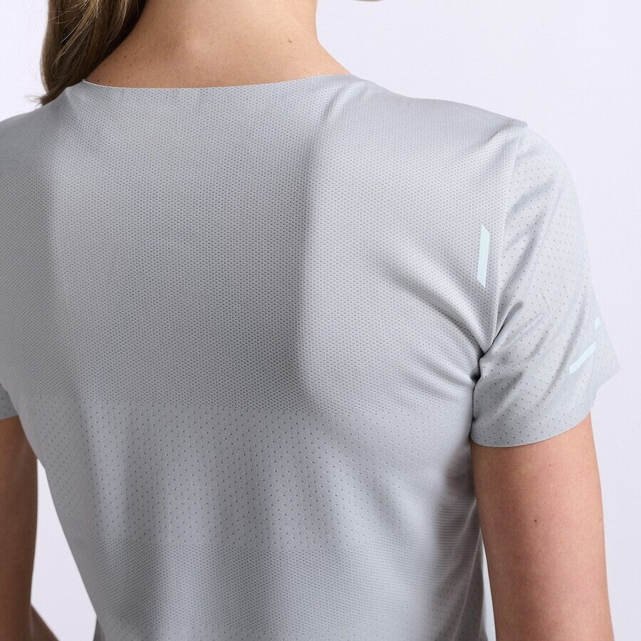 2XU Light Speed Tech Tee | Harbor Mist / Glacier Reflective | Womens