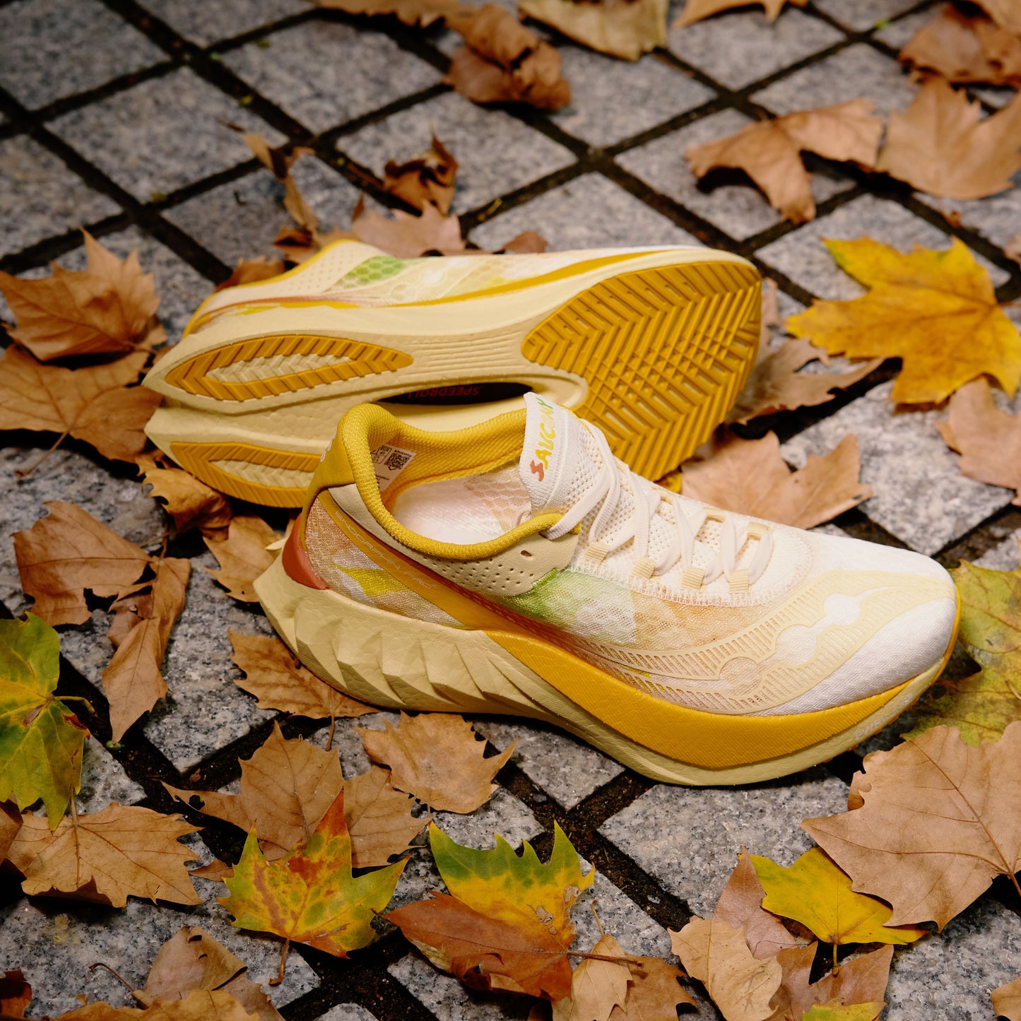 Saucony Endorphin Pro 4 | Straw / Ochre | Unisex