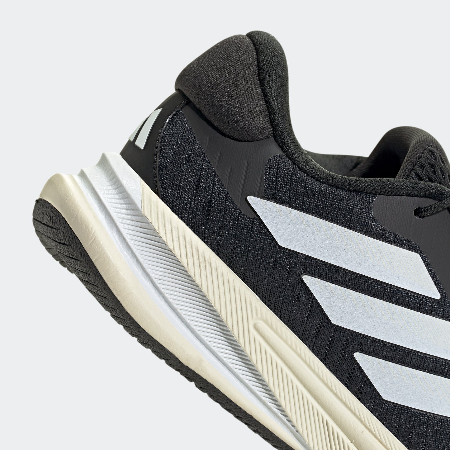 adidas Supernova Ease | Core Black / Cloud White / Charcoal | Kids