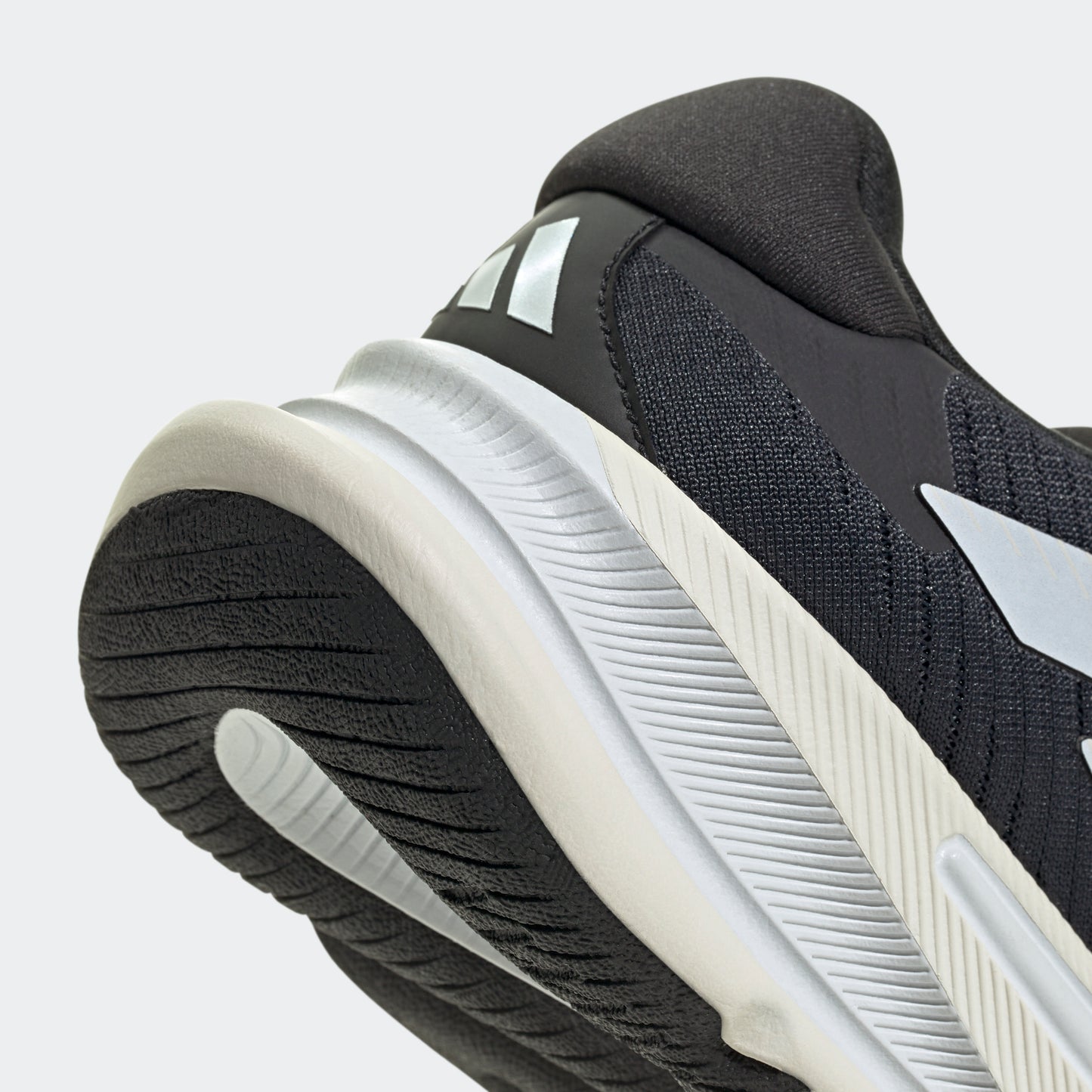 adidas Supernova Ease | Core Black / Cloud White / Charcoal | Youth