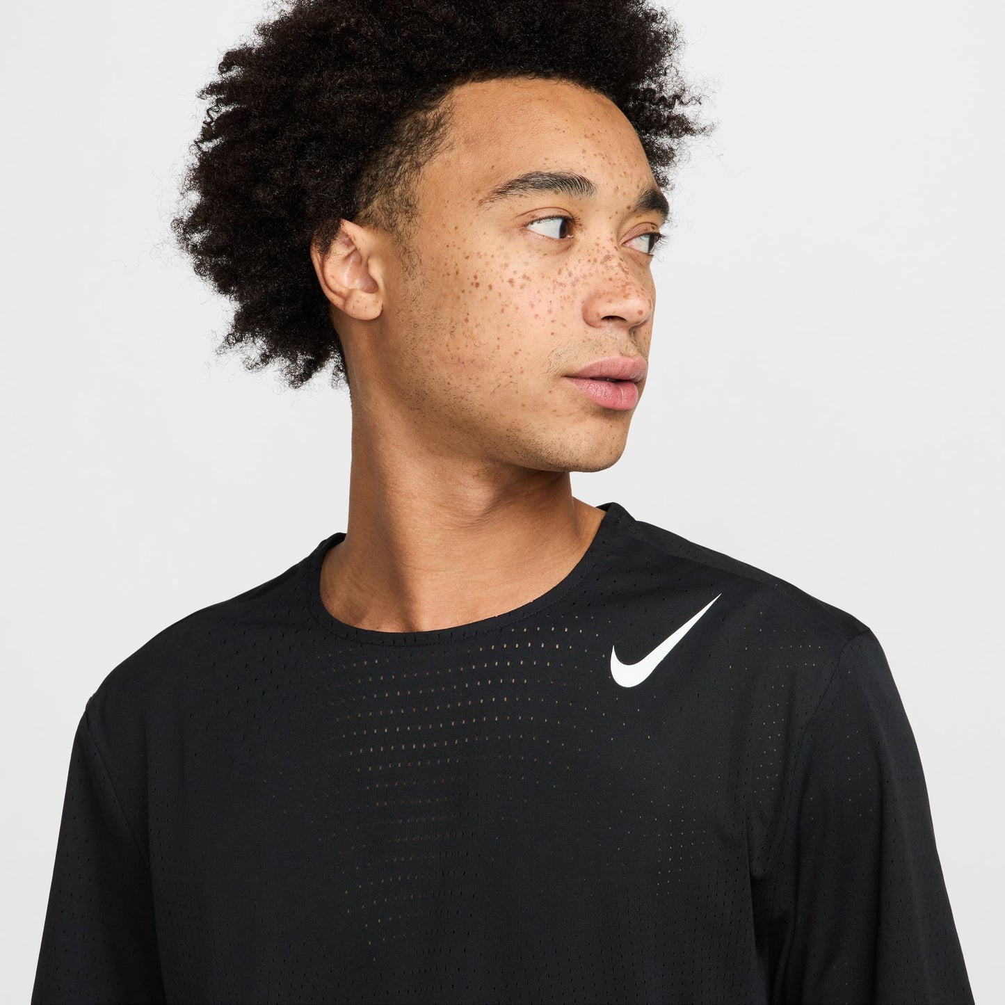 Nike AeroSwift Tee | Black / Summit White | Mens