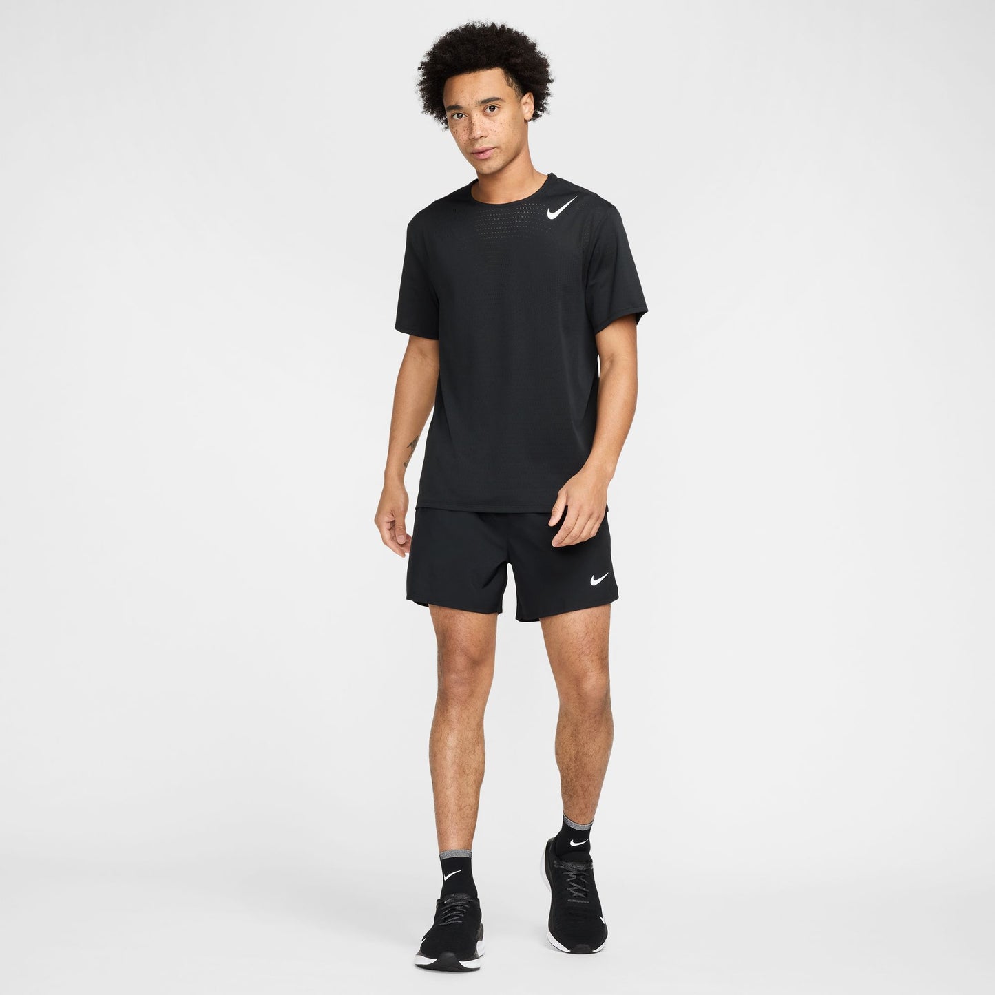 Nike AeroSwift Tee | Black / Summit White | Mens