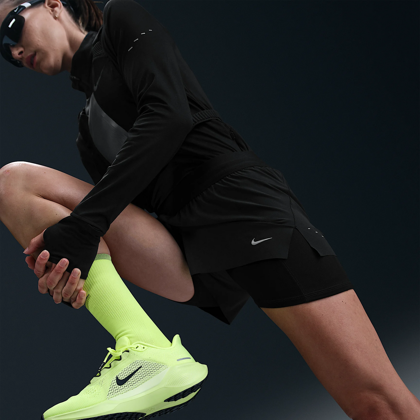 Nike Swift 2-in-1 Shorts | Black / Reflective Silver | Womens